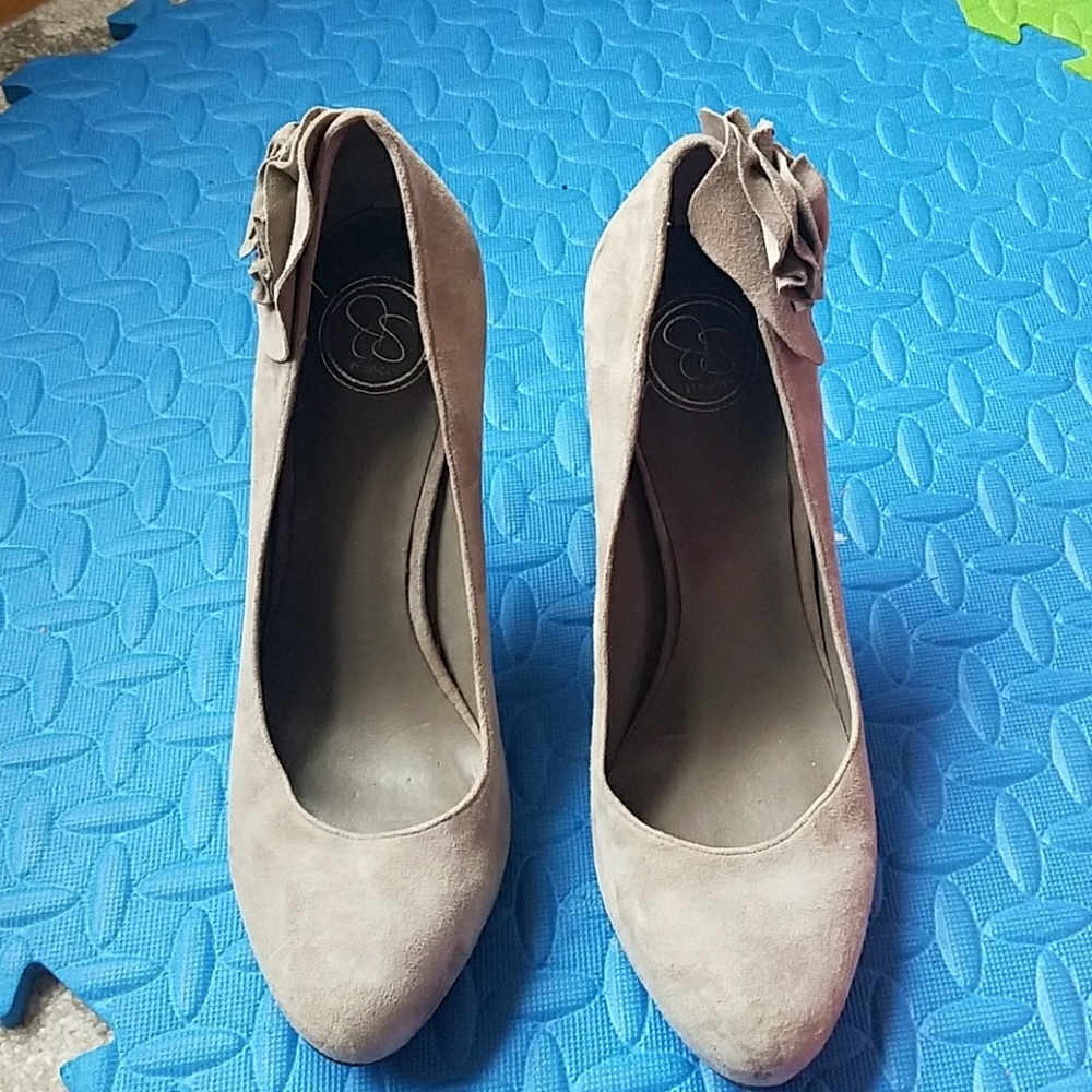 grey suede pumps